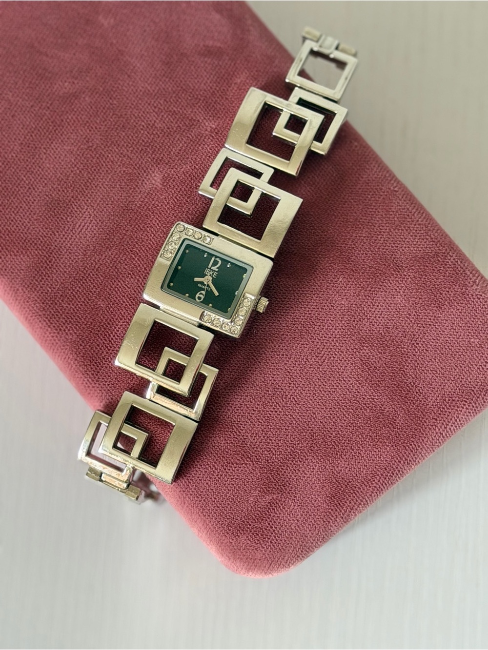 IEKE Women’s Silver Tone Geometric Square Bracelet Watch Black Dial Y2K Working